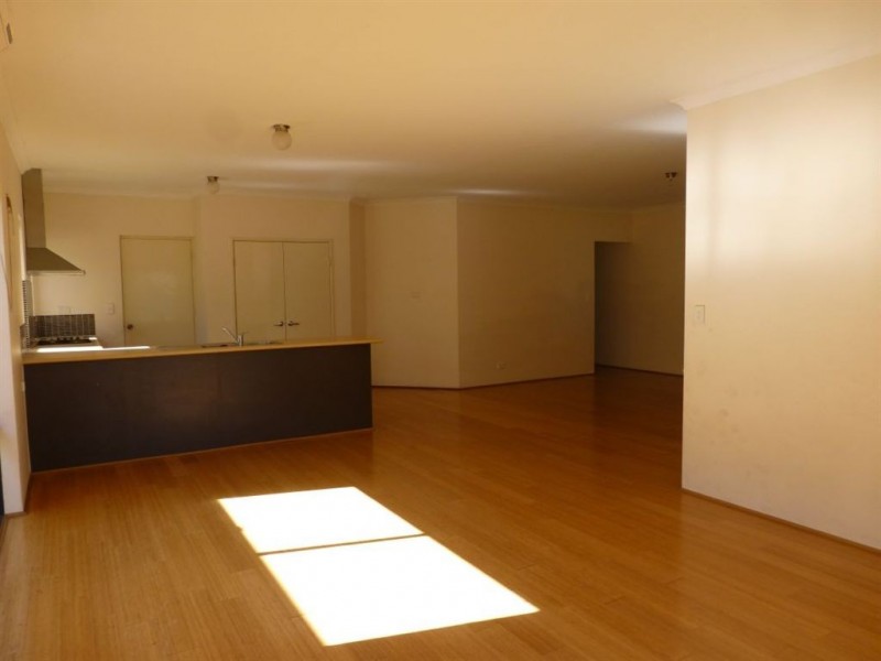 4 Coralgum Green, South Lake WA 6164
