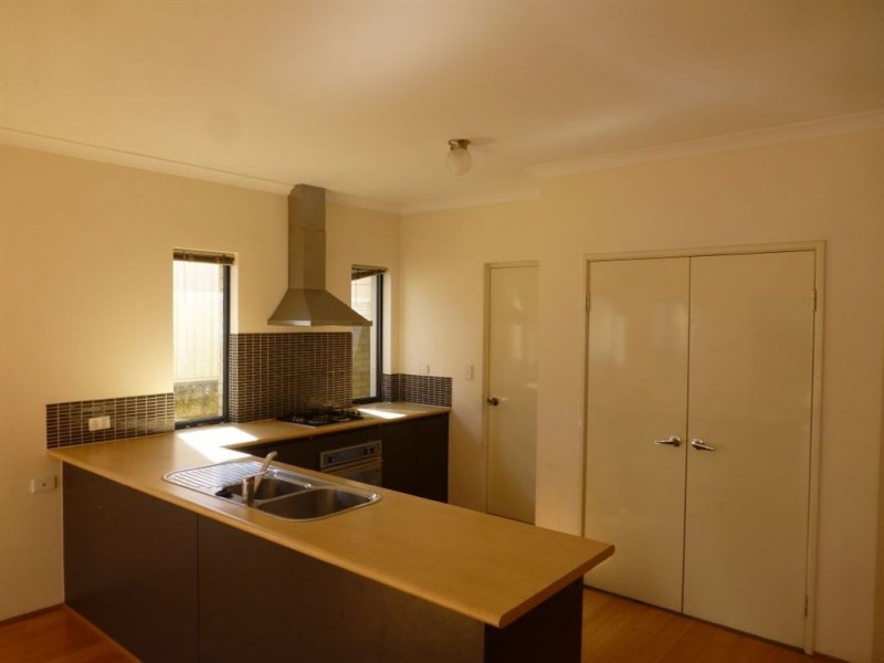 4 Coralgum Green, South Lake WA 6164