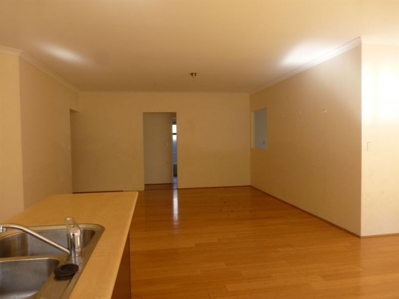 4 Coralgum Green, South Lake WA 6164
