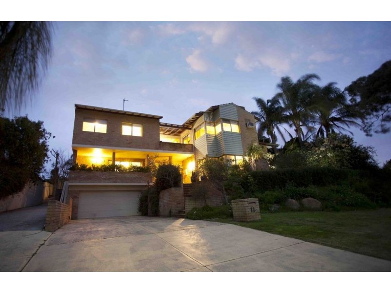 11 Arnold Cr, Kardinya WA 6163