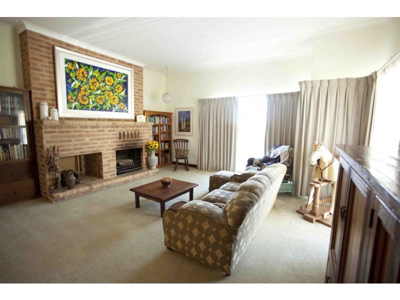 11 Arnold Cr, Kardinya WA 6163