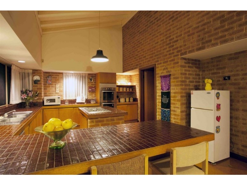 11 Arnold Cr, Kardinya WA 6163