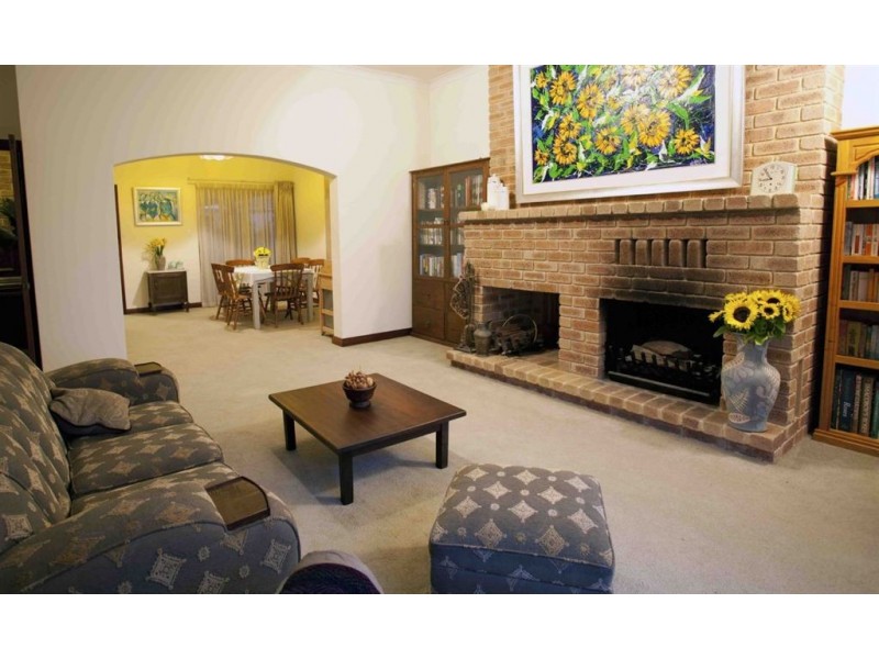 11 Arnold Cr, Kardinya WA 6163