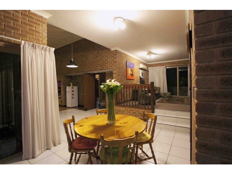 11 Arnold Cr, Kardinya WA 6163