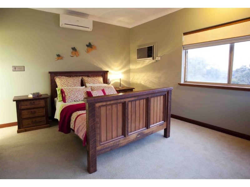 11 Arnold Cr, Kardinya WA 6163