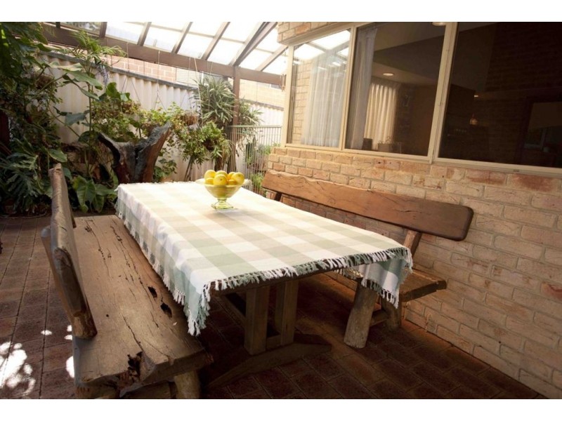 11 Arnold Cr, Kardinya WA 6163