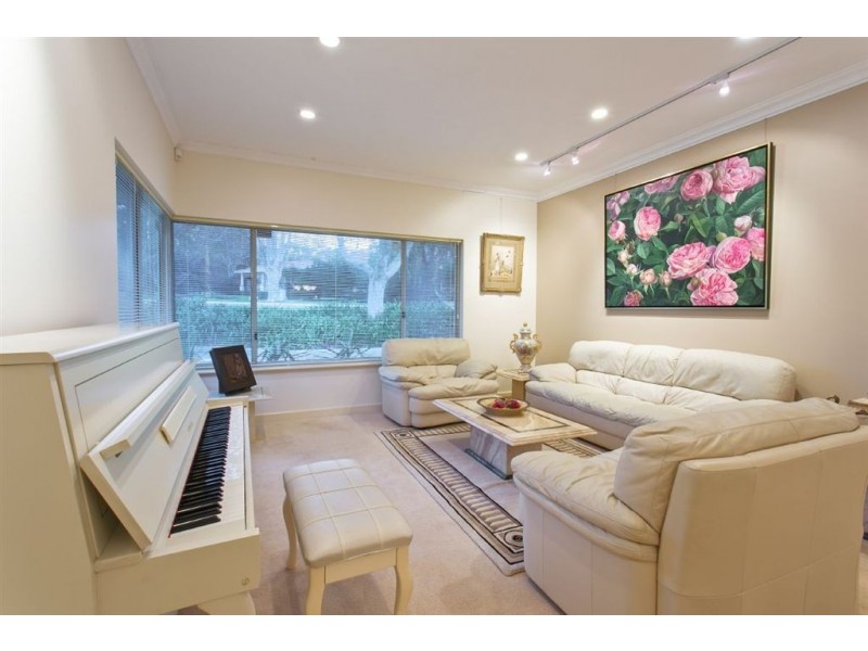 23 Nisbet Road, Applecross WA 6153