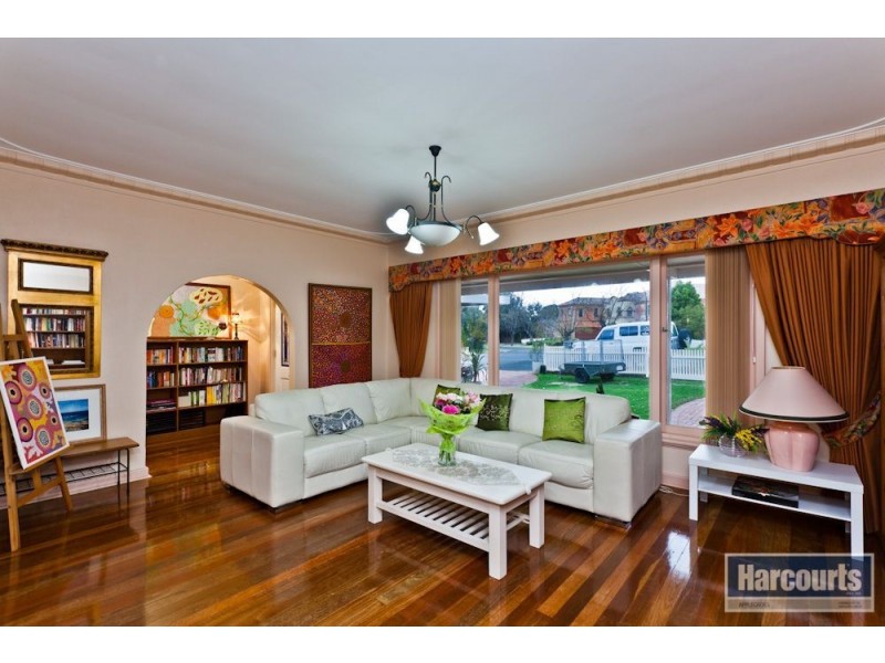 2 Fletcher Street, Applecross WA 6153