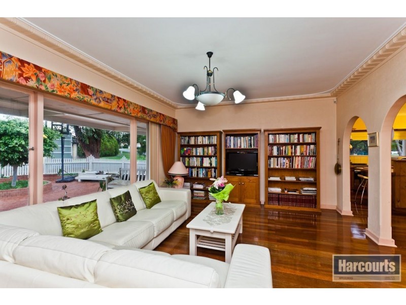 2 Fletcher Street, Applecross WA 6153