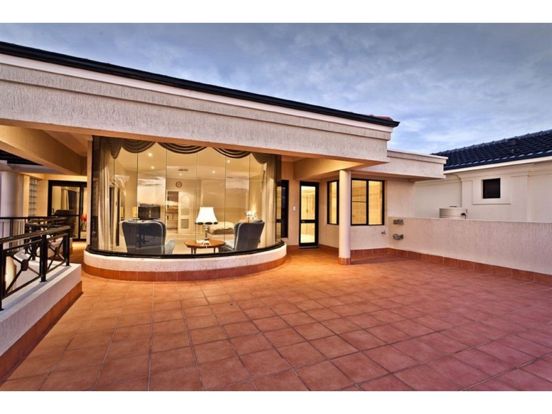 12C Fraser Road, Applecross WA 6153