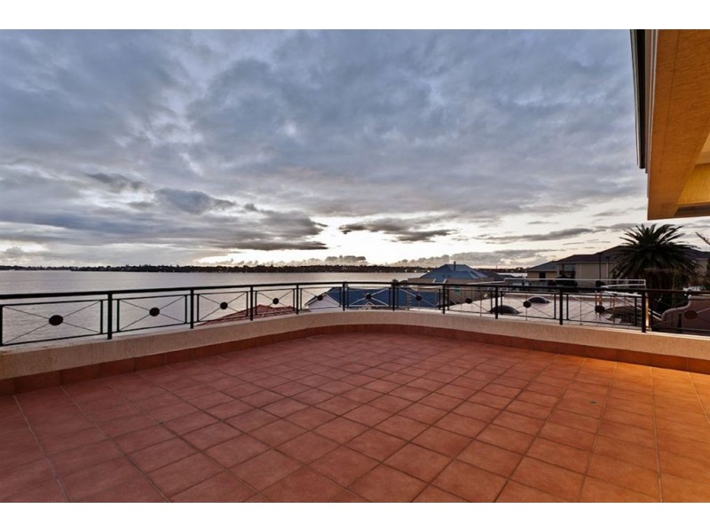 12C Fraser Road, Applecross WA 6153