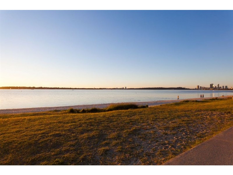 3 The Strand, Applecross WA 6153