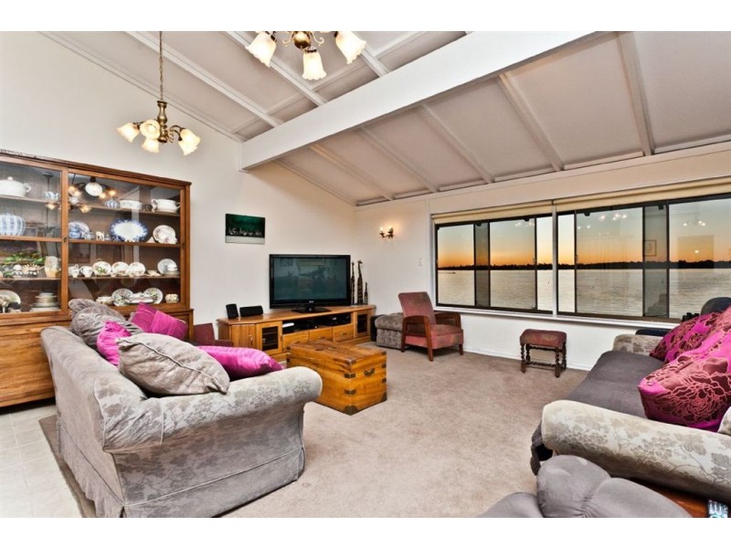 3 The Strand, Applecross WA 6153