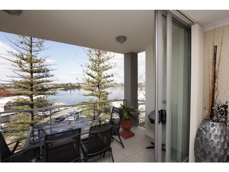 303/1 The Esplanade, Mount Pleasant WA 6153