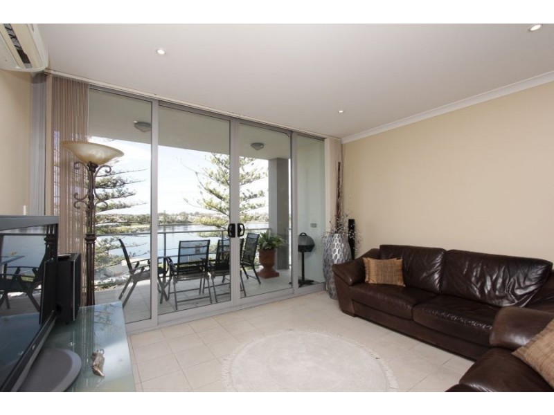 303/1 The Esplanade, Mount Pleasant WA 6153
