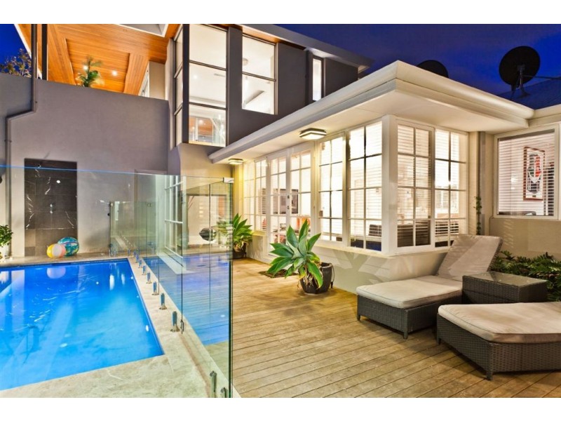 11 Dee Road, Applecross WA 6153