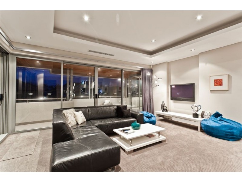 11 Dee Road, Applecross WA 6153