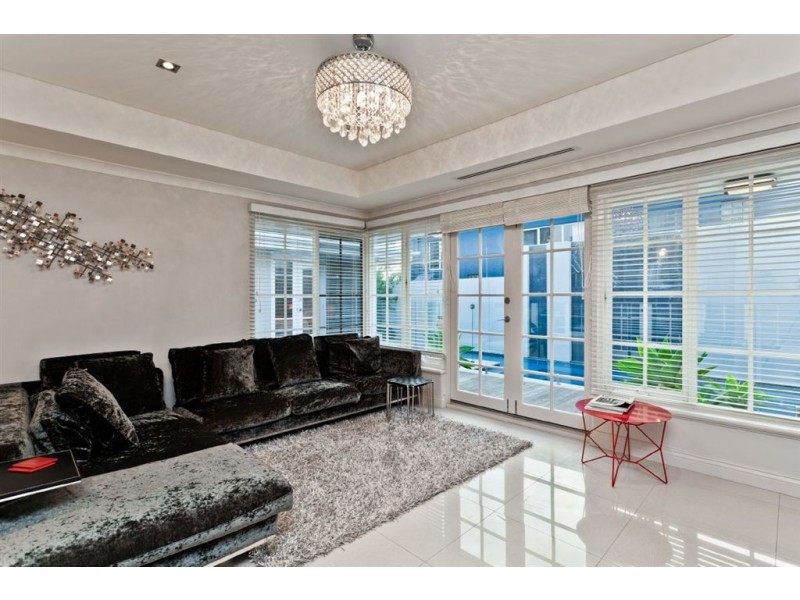 11 Dee Road, Applecross WA 6153