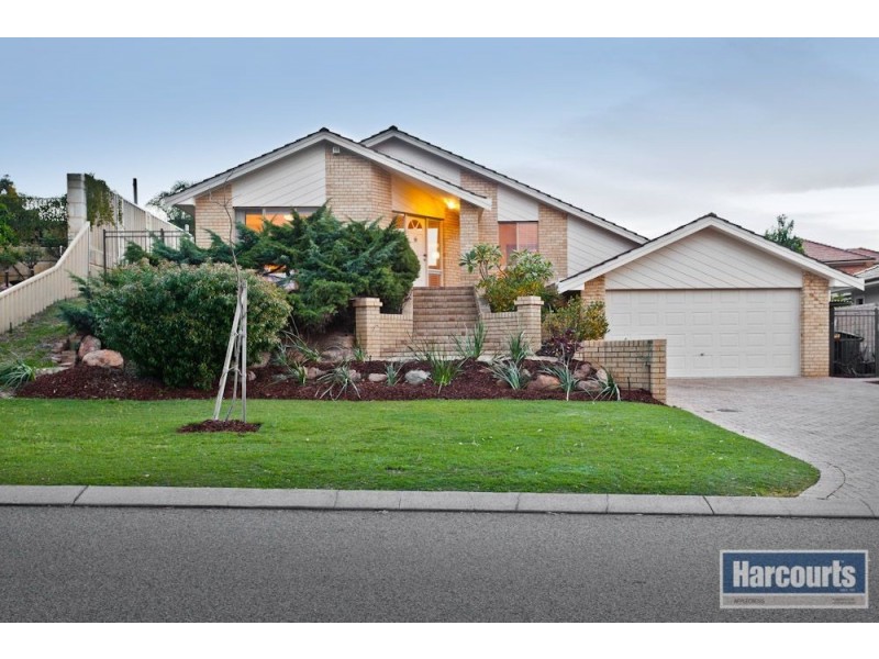 24 Sutherland Crescent, Winthrop WA 6150