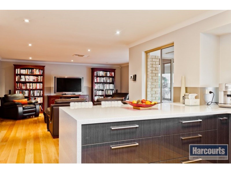 24 Sutherland Crescent, Winthrop WA 6150