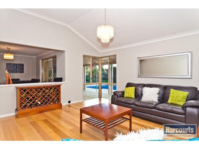 24 Sutherland Crescent, Winthrop WA 6150