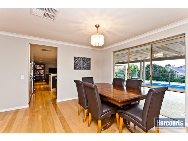 24 Sutherland Crescent, Winthrop WA 6150