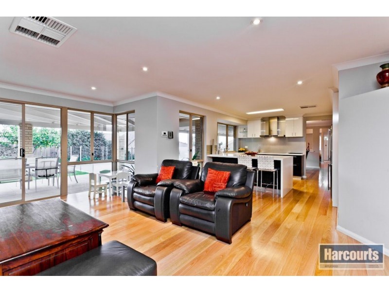 24 Sutherland Crescent, Winthrop WA 6150
