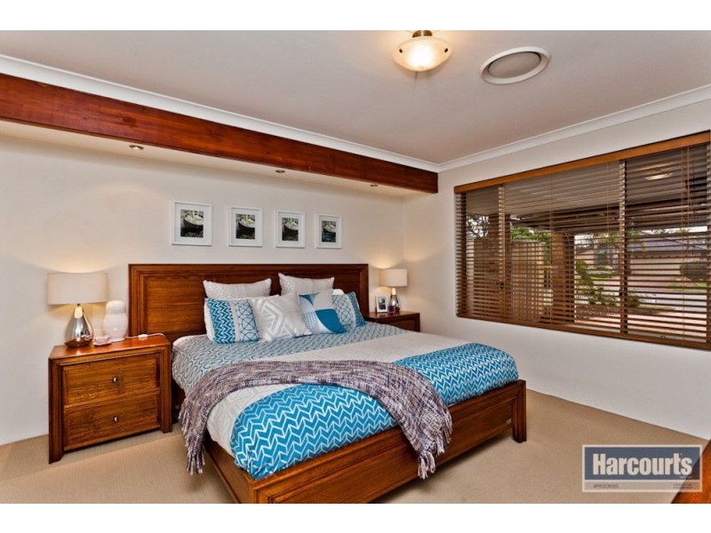 4 Hackett Pass, Winthrop WA 6150