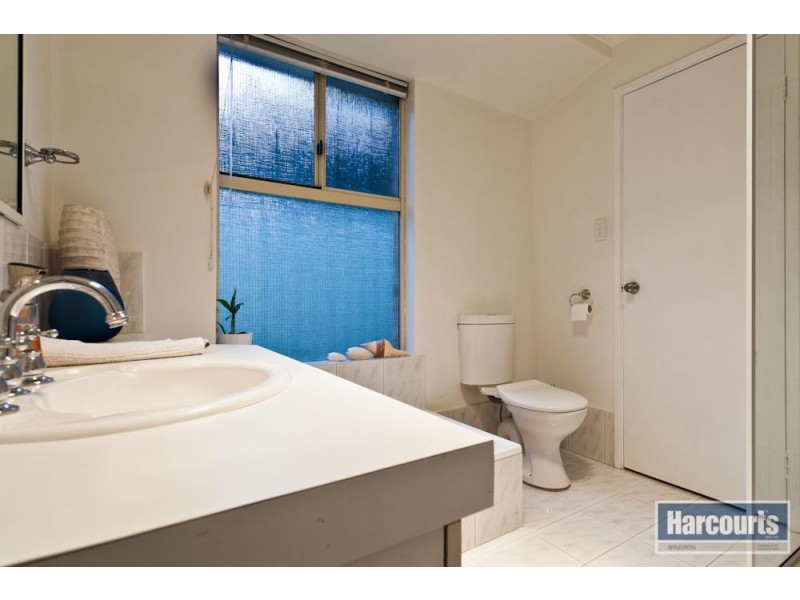 4 Hackett Pass, Winthrop WA 6150