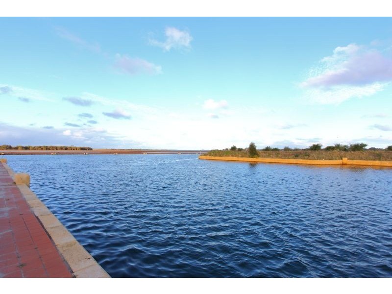 40 Katinka Rtt, Dudley Park WA 6210