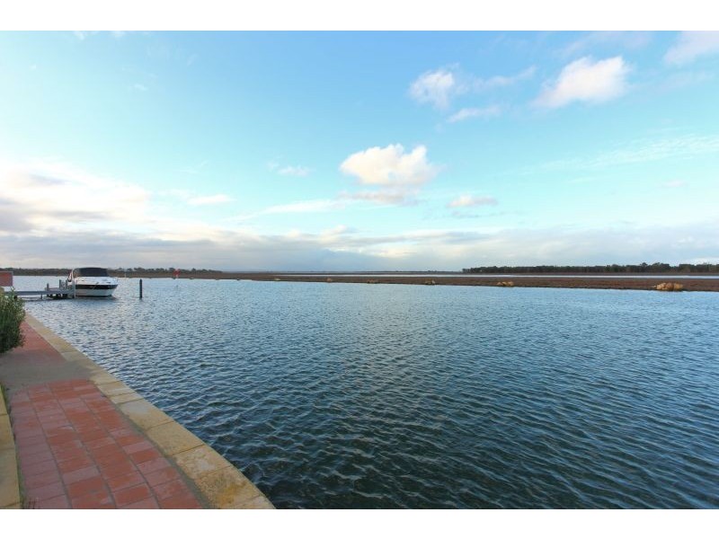 40 Katinka Rtt, Dudley Park WA 6210