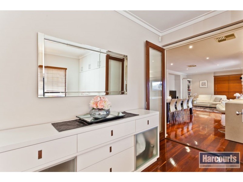 30 Moolyeen Road, Mount Pleasant WA 6153