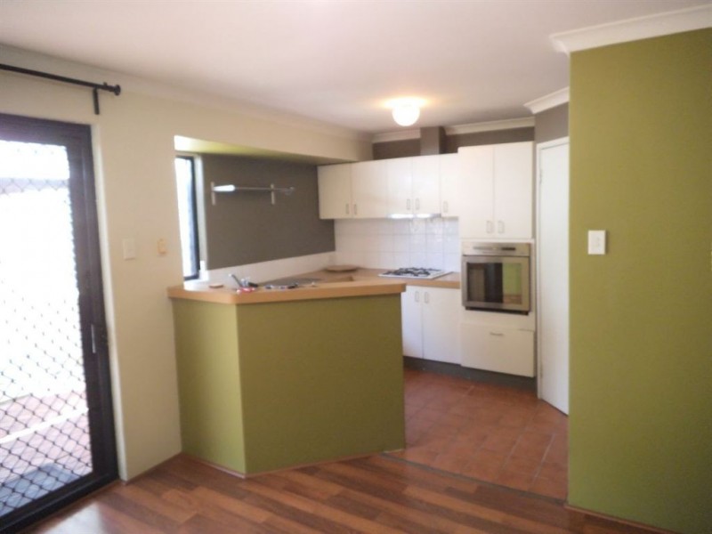 1/12 Stephen Street, Queens Park WA 6107