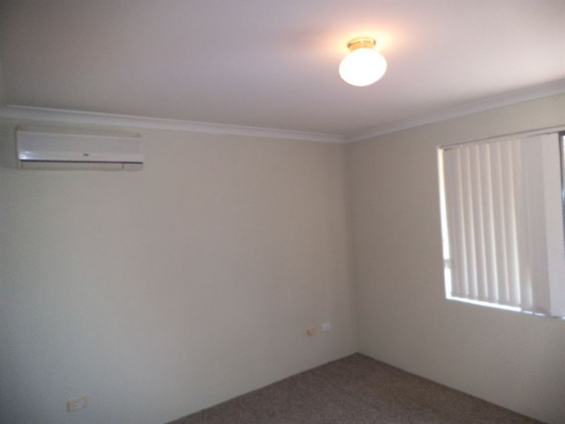 1/12 Stephen Street, Queens Park WA 6107