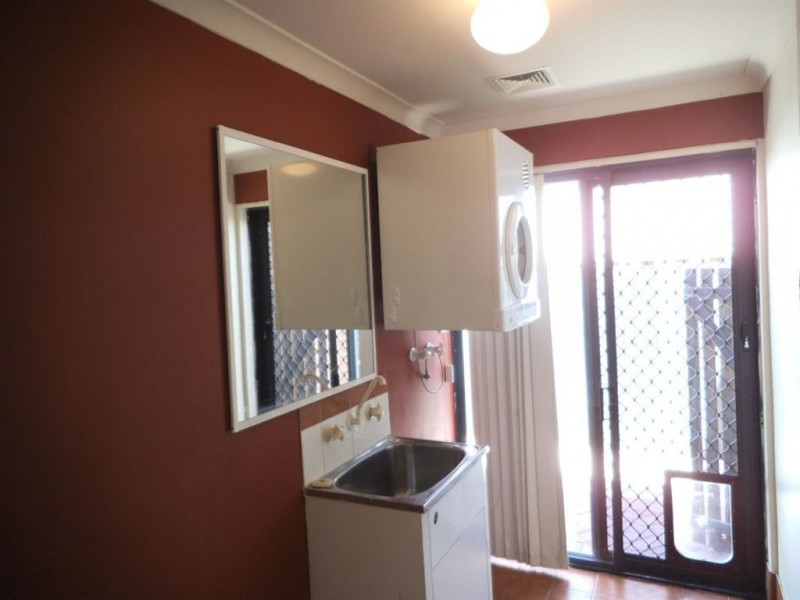 1/12 Stephen Street, Queens Park WA 6107