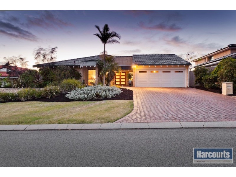 9 Burrows Place, Winthrop WA 6150