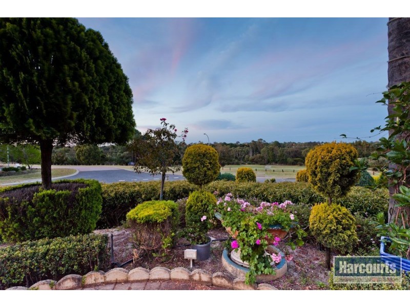 8 Sinclair Crescent, Winthrop WA 6150