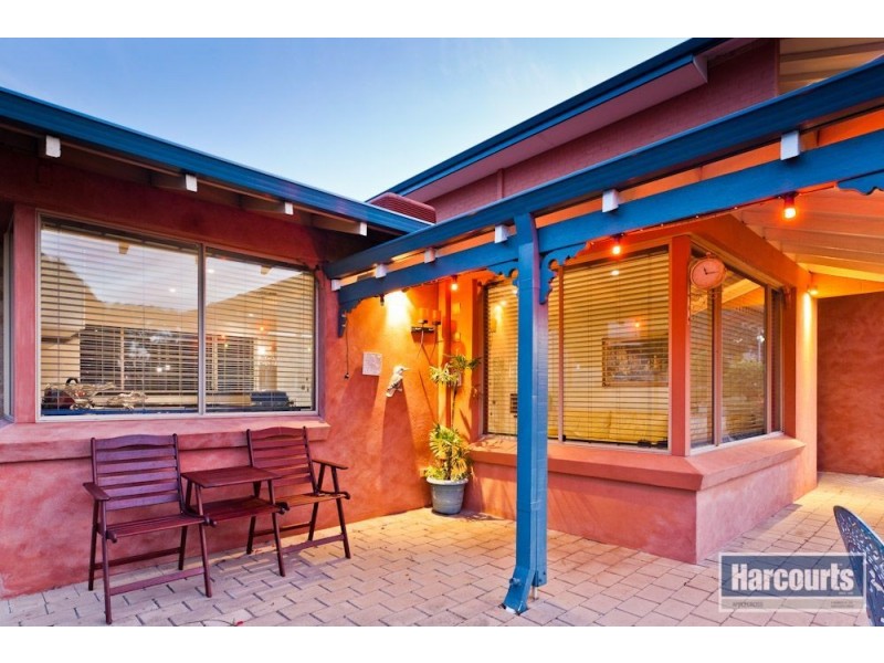 8 Sinclair Crescent, Winthrop WA 6150