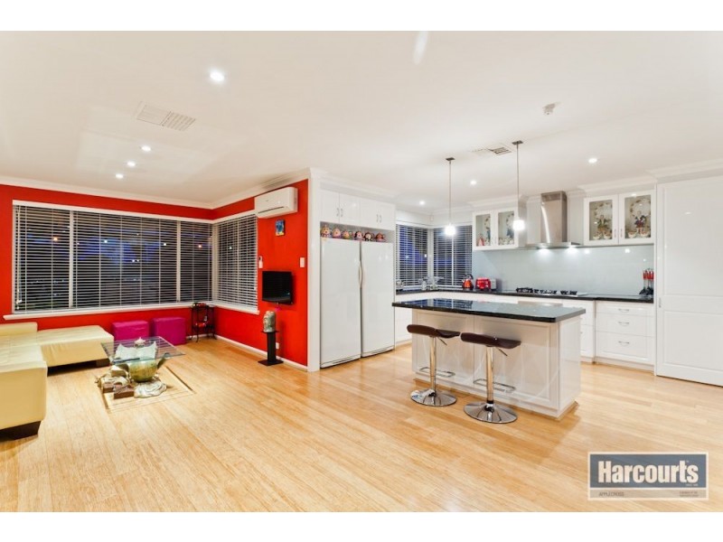 8 Sinclair Crescent, Winthrop WA 6150