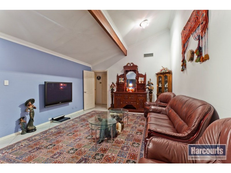 8 Sinclair Crescent, Winthrop WA 6150