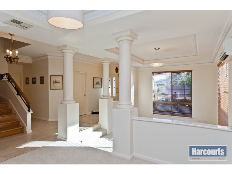 25 Westland Place, Waterford WA 6152