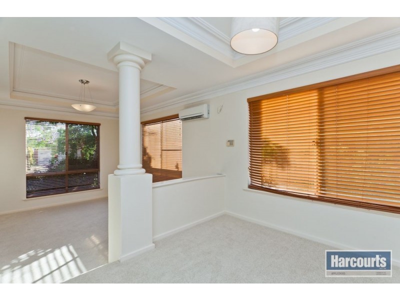 25 Westland Place, Waterford WA 6152