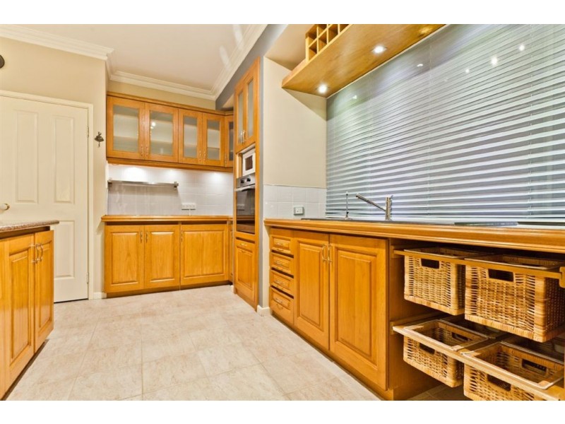 25 Westland Place, Waterford WA 6152
