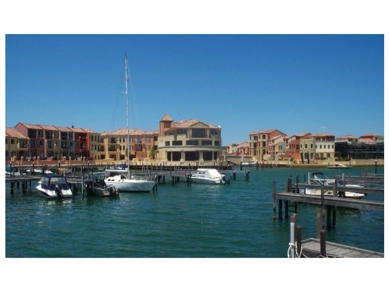 5/4 Port Quays, Wannanup WA 6210