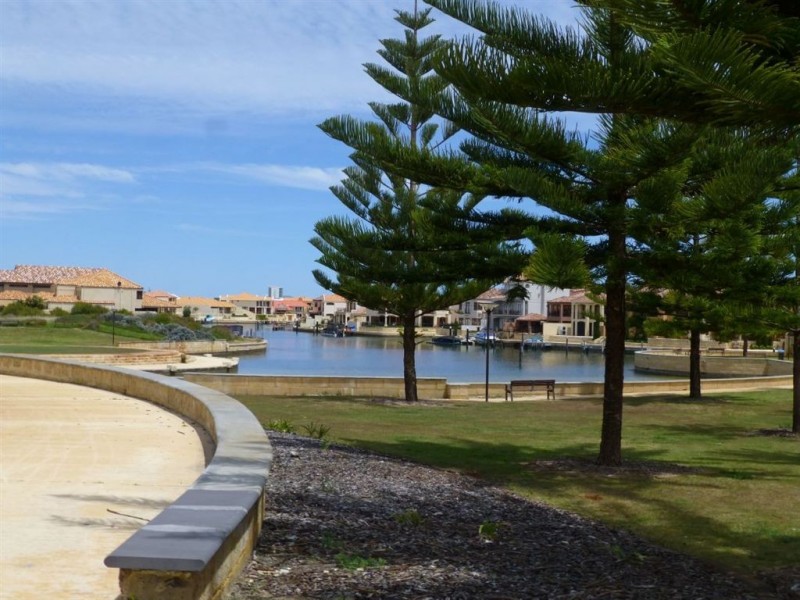 5/4 Port Quays, Wannanup WA 6210