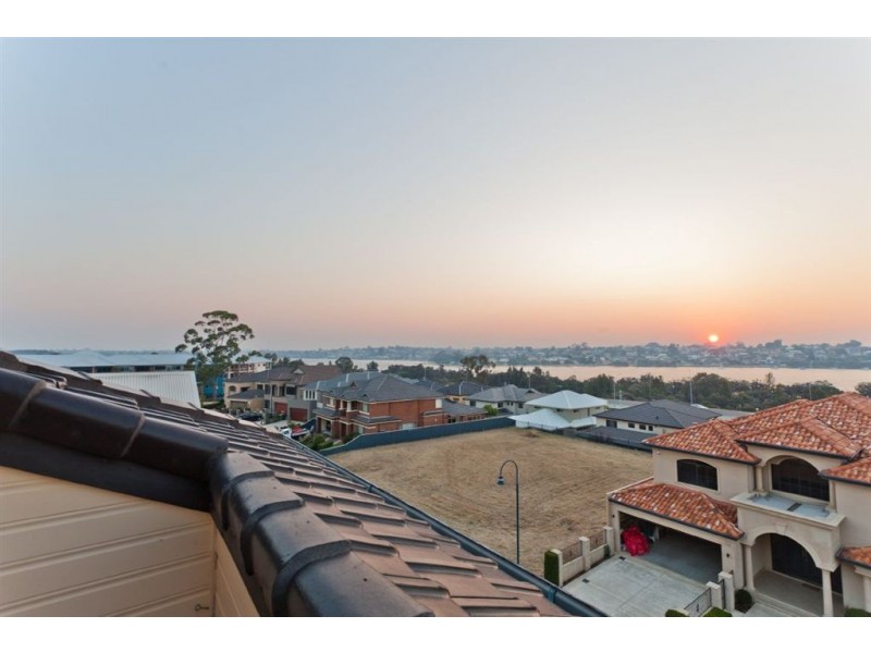 14 Kirkby Ridge, Salter Point WA 6152
