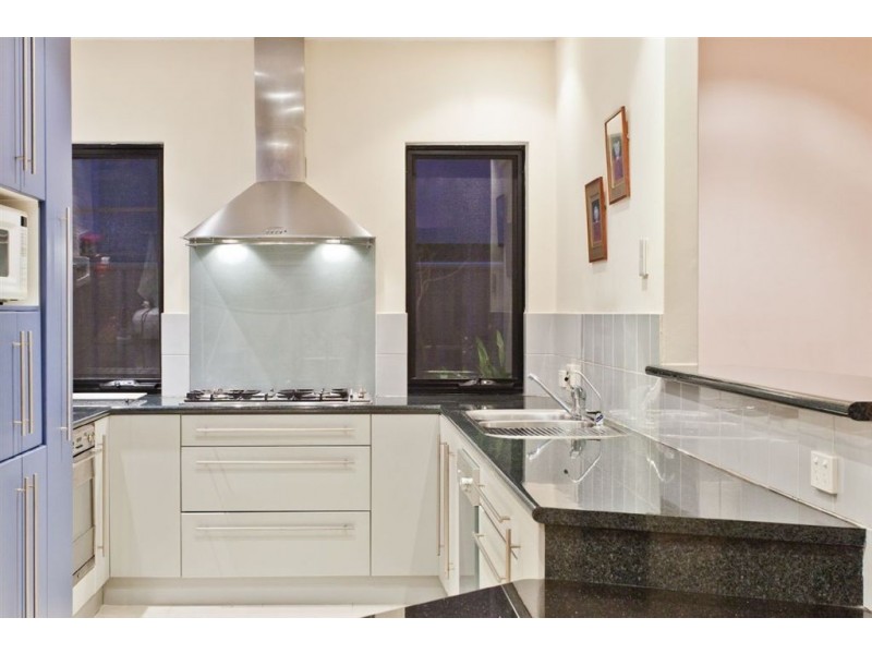 14 Kirkby Ridge, Salter Point WA 6152