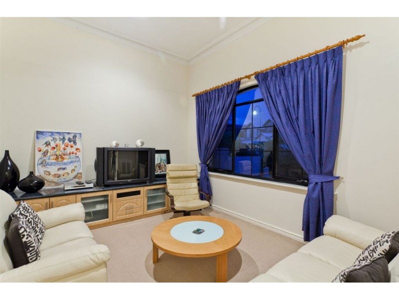 14 Kirkby Ridge, Salter Point WA 6152