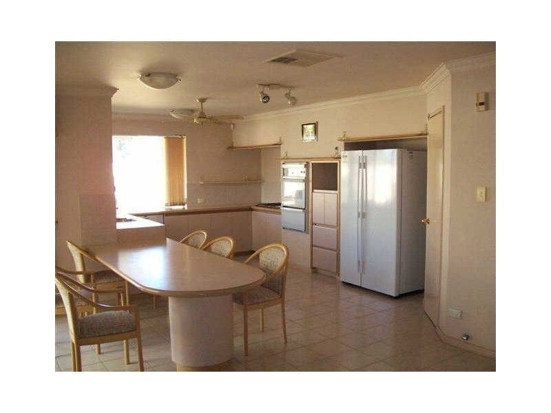 19 Kingsmill Gardens, Winthrop WA 6150