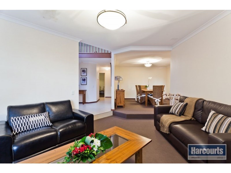 12 Houghton Way, Winthrop WA 6150